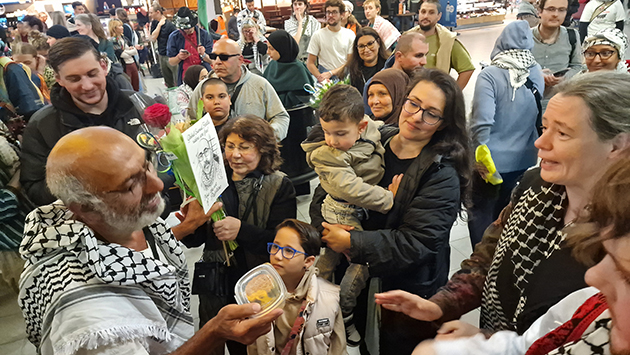 İsrail’de Tutuklanan Osman Taştan, Schiphol Havalimanı’nda Kahraman Gibi Karşılandı: "Filistinli olsaydım, beni öldürmüşlerdi"
