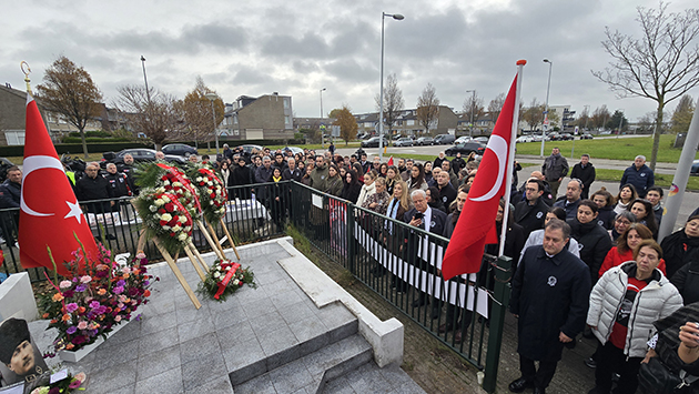 Hollanda'da Atatürk’e Minnet ve Saygı Töreninde Duygu Dolu Anlar Yaşandı