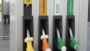 Hollanda'da Meclis'ten Akaryakıta Yeni Zam: Benzine 5,5, dizele 3,5 Cent Daha Pahalı Oluyor