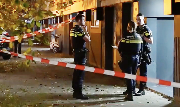 Hollanda’da polis bir kişiyi evinde vurarak öldürdü