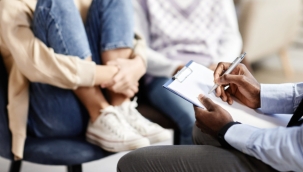 Hollanda'da Uyarı: Hafif Sorunları Olan Gençler Gereksiz Yere Gençlik Yardımına Yönlendiriliyor