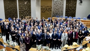 Hollanda Temsilciler Meclisinde İki Yıl Bile Dolmadan Veda: 70 Milletvekili Meclis'ten Ayrıldı