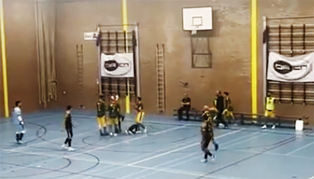 KNVB'den Hakeme Tekme Atan Futbolcuya 5 Yıl Ceza