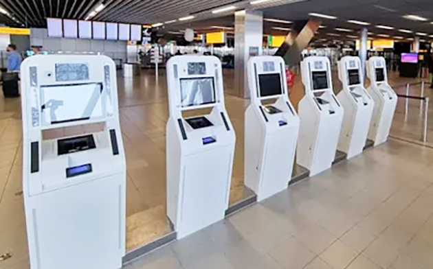 Schiphol Havalimanı'nda Yeni Kontrol Sistemi Bugün Başladı: Uzun Kuyruklar Bekleniyor