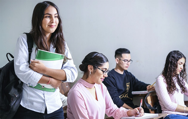 Hollanda’da Kız Öğrencilere Hâlâ Daha Düşük Okul Tavsiyesi Veriliyor