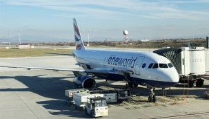 Amsterdam–Londra Yolcuları, Uçuşlarının İptal Edildiğini Uçağın İçerisinde Sekiz Saat Bekletildikten Sonra Öğrendiler