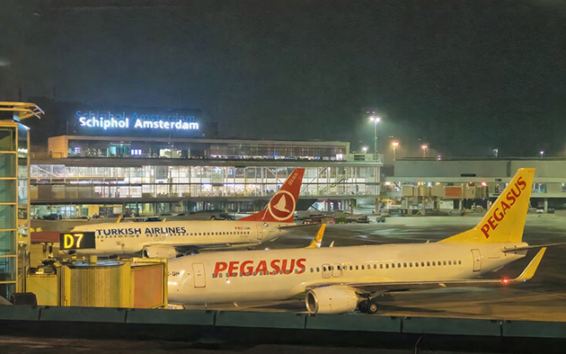 Hollanda'da 14 Belediyeden Schiphol İçin "Gece Uçuşlarına Kapatılsın" Çağrısı
