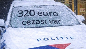 Hollanda'da Polis, Araçlarını Kar Ve Buzdan Temizlemeyen Sürücülere 'Para Cezası' Uyarısı