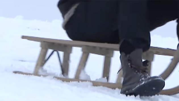 Hollanda'da 'Şüpheli Adam' Alarmı Yanlış Çıktı: Evinden Kızak Dolu Bir Depo Çıktı