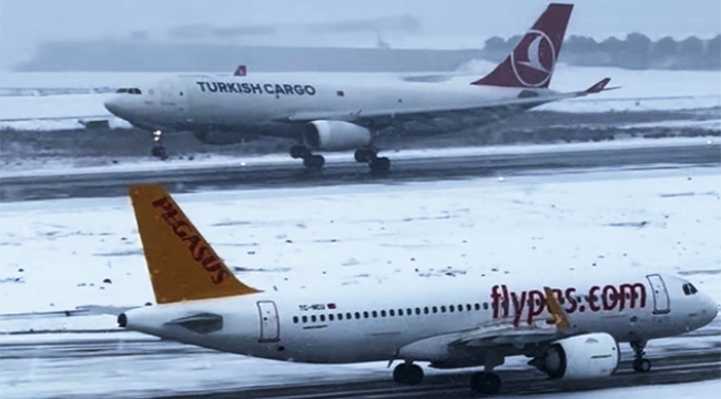 Schiphol'de Kar Nedeniyle Bugün De 400'den Fazla Uçuş İptal Edildi