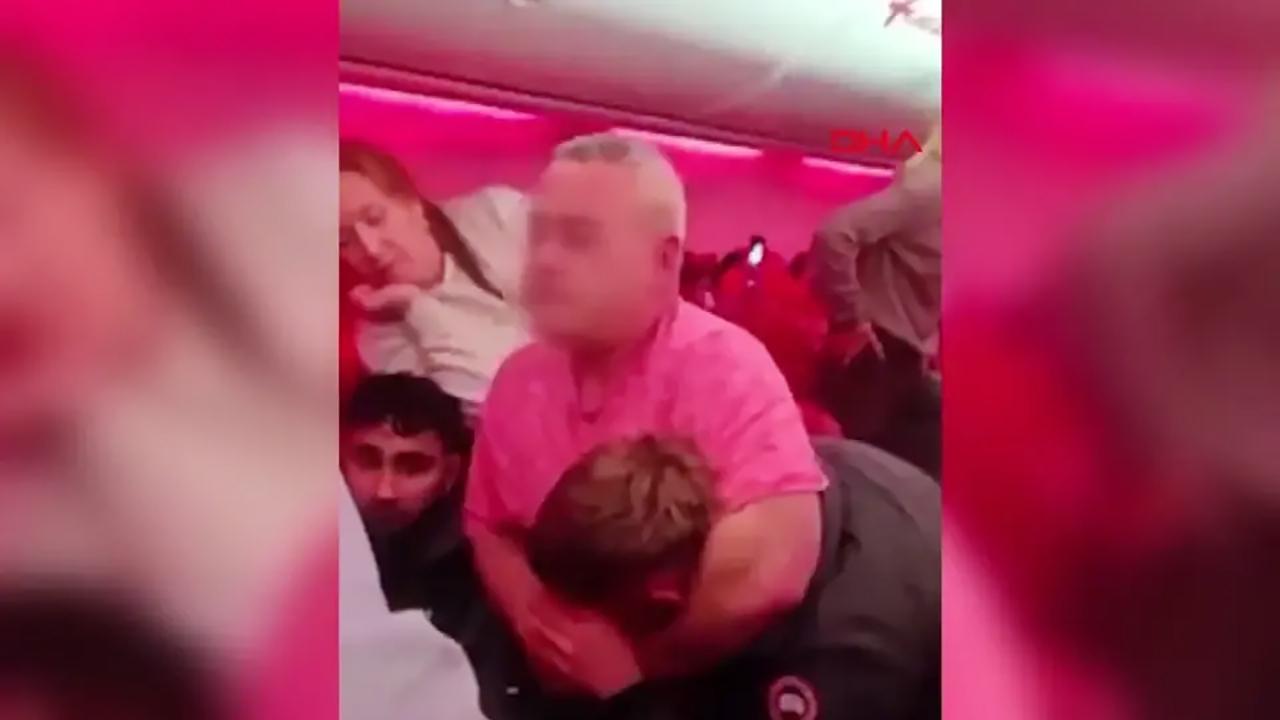 Antalya'dan Kalkan Uçaktaki Kavga Sonrası İki Yolcuya Ömür Boyu Uçuş Yasağı