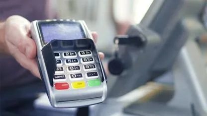 Hollanda Polisi, Ülkedeki Yeni Dolandırıcılık Yöntemi Konusunda Halkı Uyardı: "POS Cihazlarıyla Yardım Bağışında Bulunmayın"