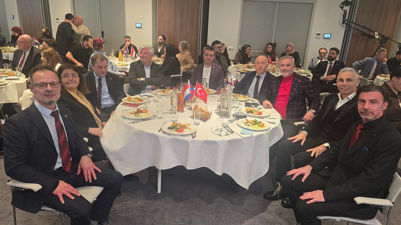 Hollanda Trabzonsporlular Federasyonu Amsterdam’da Düzenlenen Galayla Tanıtıldı