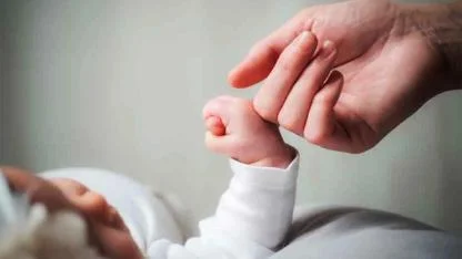 Rotterdam’da Saatlerce Yalnız Bırakılan 2 Yaşındaki Çocuk Koruyucu Ailede