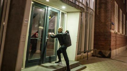 Amsterdam’da İklim Protestosu: Aktivistler Onlarca Okulun Girişini Kapattı