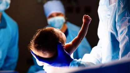 Hollanda’da Ebeveyn İzni Planları Tartışma Yarattı: “Toplumsal Cinsiyet Eşitliği İçin Geri Adım”