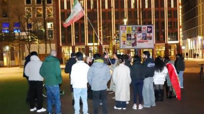 Hollanda'da İran Rejimi Karşıtlarının Ali Hamaney Ölümü Sevinci