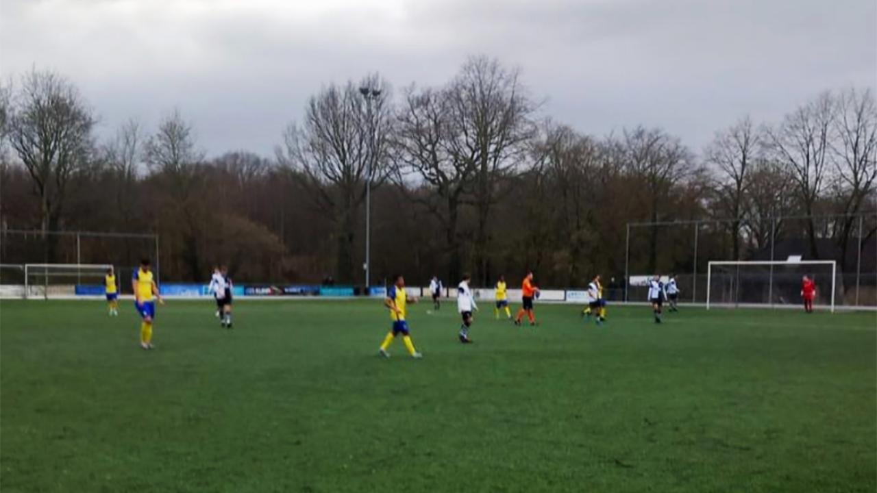 Hollanda'da Kalecinin Yumruğu 17 Yaşındaki Futbolcunun 3 Dişini Kırdı