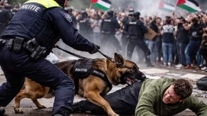 Hollanda'da Köpeği Göstericilerin Üstüne Salan Polis Mahkeme Karşısına Çıkacak