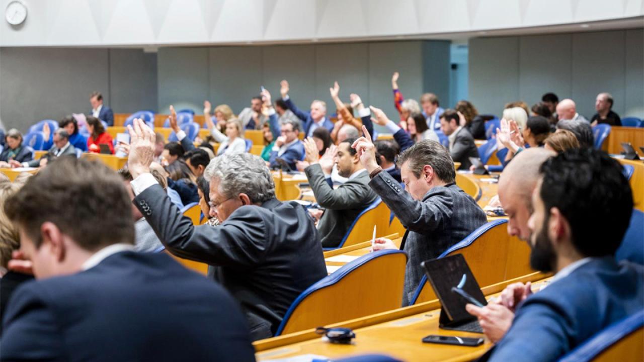 Hollanda'da “Müslüman Kardeşler ve Onlarla Bağlantısı Olan Yapılar Yasaklansın" Önergesi Kısmen Kabul Edildi