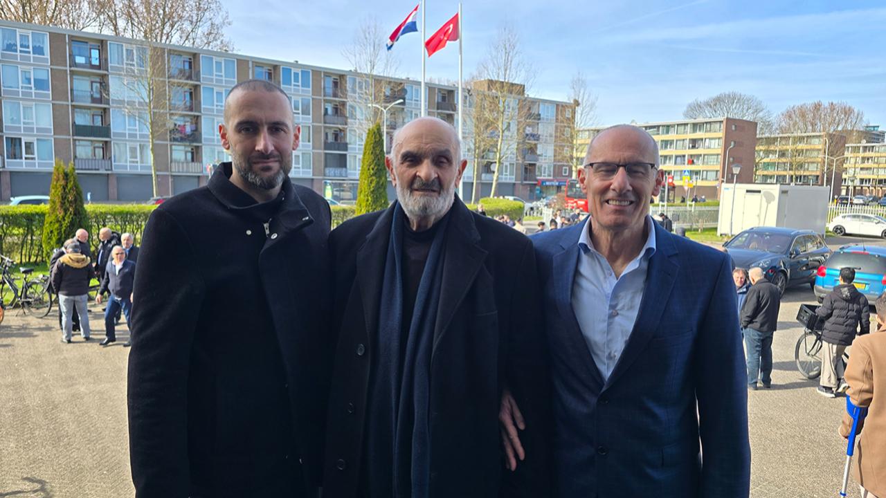 Hollanda'da Trabzon'dan Siyasete Uzanan Hikâye: Dede İsmet Koca’ya Bayram Müjdesi Torunundan Geldi