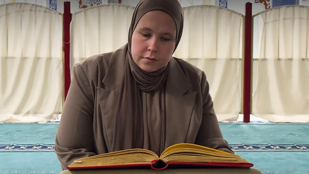 Hollandalı 'Ashana' İslam'ı Seçerek 'Zeynep' Adını Aldı