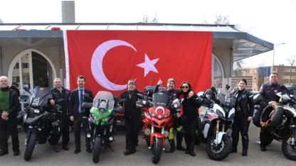 Hollanda'dan 11 Kişilik T-Bikers Ekibi Mekke'ye Uğurlandı