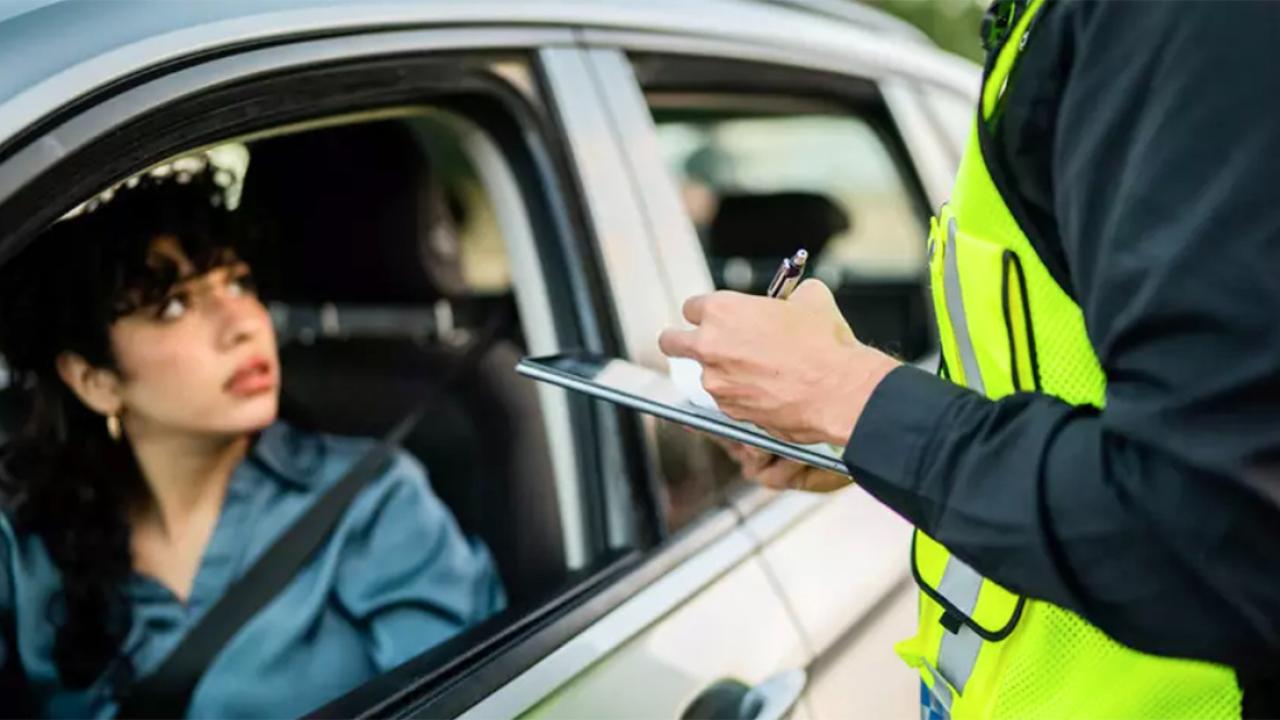 Hollanda'da Kaza Yerini Görüntüleyen 112 Sürücünün her Birine 440 Euro Para Cezası