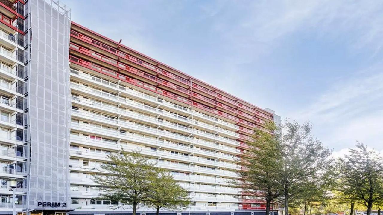 Zaandam’da Parteon, Türklerin Yoğun Olarak Yaşadığı Pharus ve Perim’deki Konutları Geri Alacak