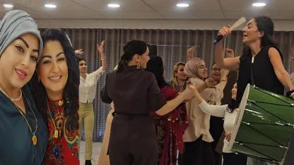 Zaandam'da Şeker Bayramı ve Bahar Şenliği Coşkuyla Kutlandı: Müzik, Gösteri ve Dayanışma Bir Aradaydı