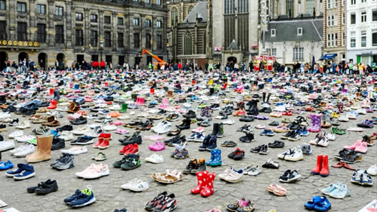 Başkent Amsterdam Dam Meydanında Yürek Burkan Anma