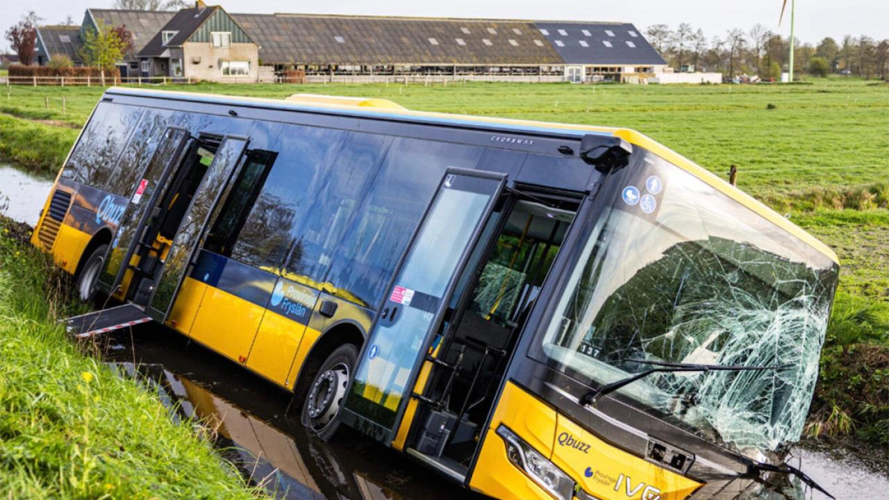 Friesland’da Halk Otobüsü Kazası