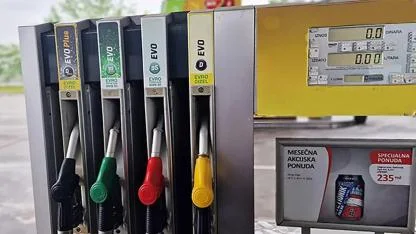 Hollanda'da Benzin ve Dizelde İndirim Pompaya Yansıdı