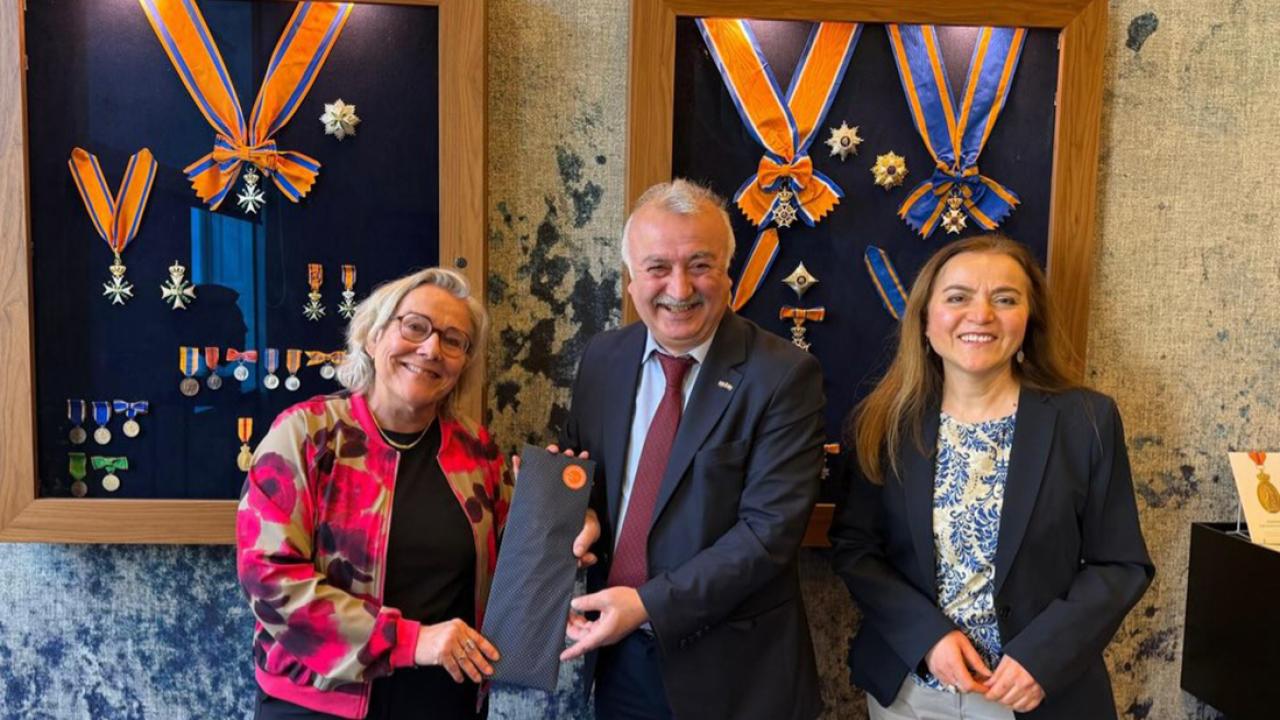 Hollanda’da IOT, Türk Adayların Kraliyet Nişanı Ödül Değerlendirmesi Sürecine Dahil Oluyor