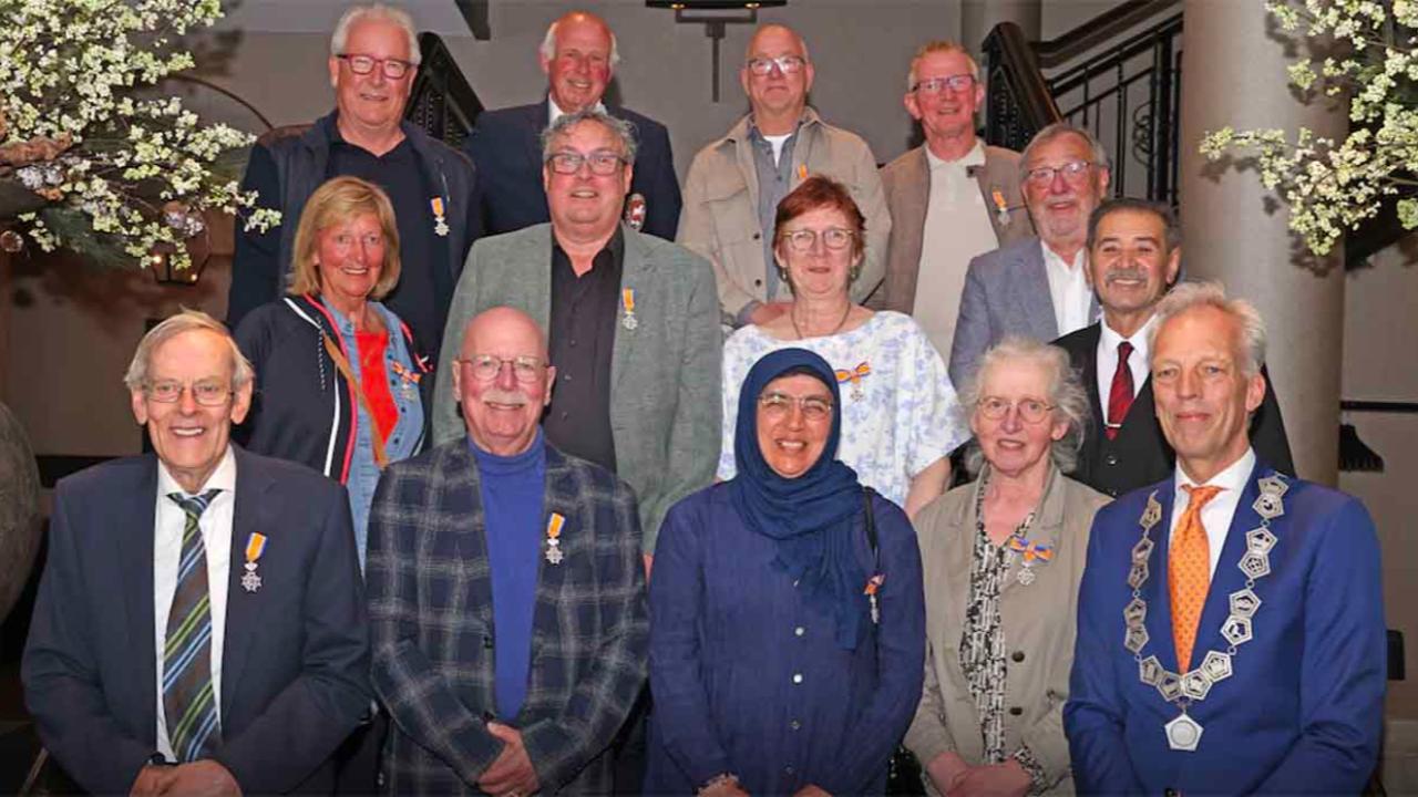 Hollanda’da Kraliyet Nişanı Alan 12 Türk Arasında Leerdam’dan İki İsim Öne Çıktı