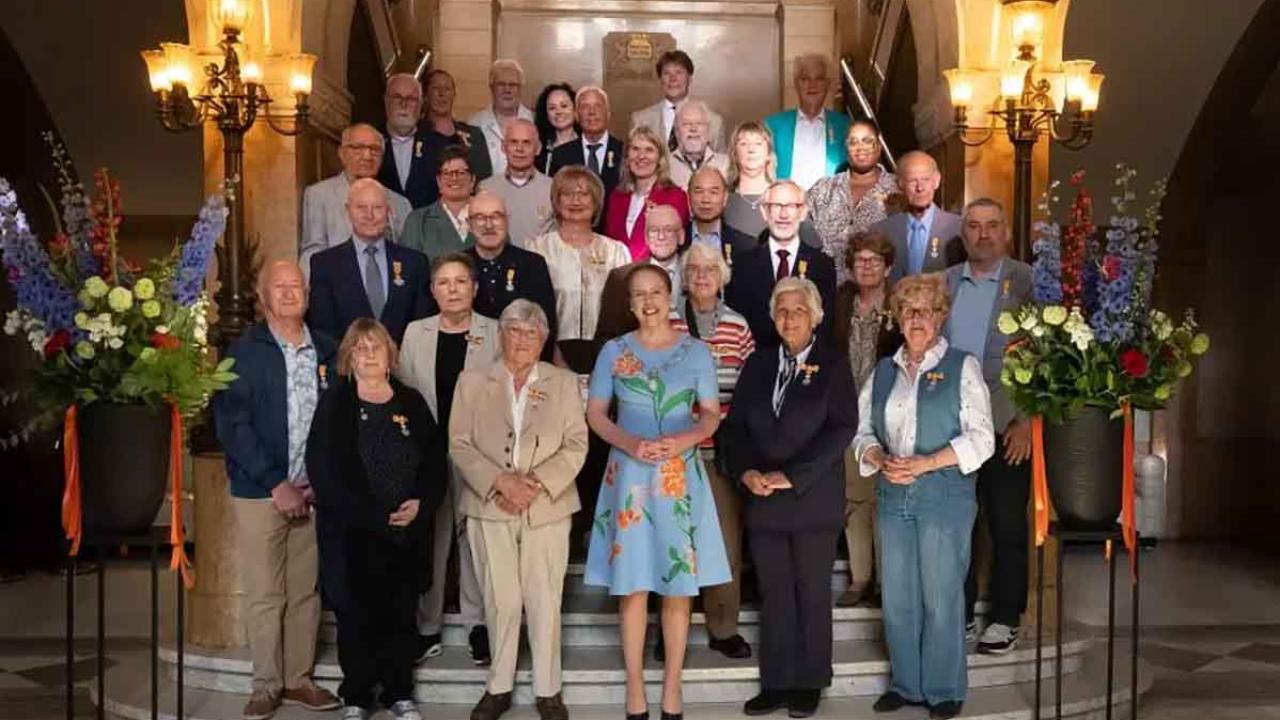 Hollanda’da “Lintjesregen” Töreninde Binlerce Kişiye Kraliyet Nişanı: 12 Türk de Ödüllendirildi