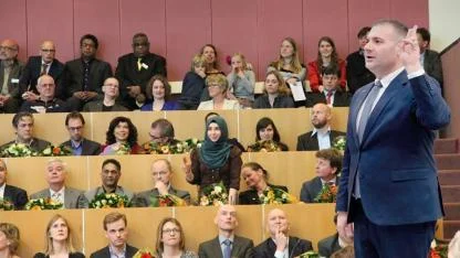 Hollanda’da Müslüman Siyasetçinin “Yemin Şekli” Tartışma Yarattı: Dinî İfade Şart mı?