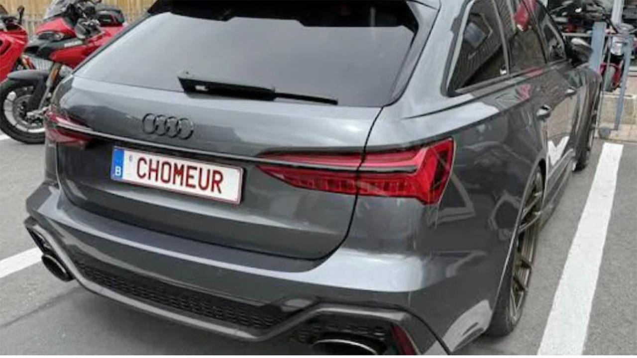 Lüks Audi'deki "İŞSİZ" Plakası Tartışma Yarattı