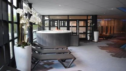 Hollanda'da Giriş Ücreti 65 Euro OLan Spa Merkezinde 'Mayo Yasağı' Tepki Çekti