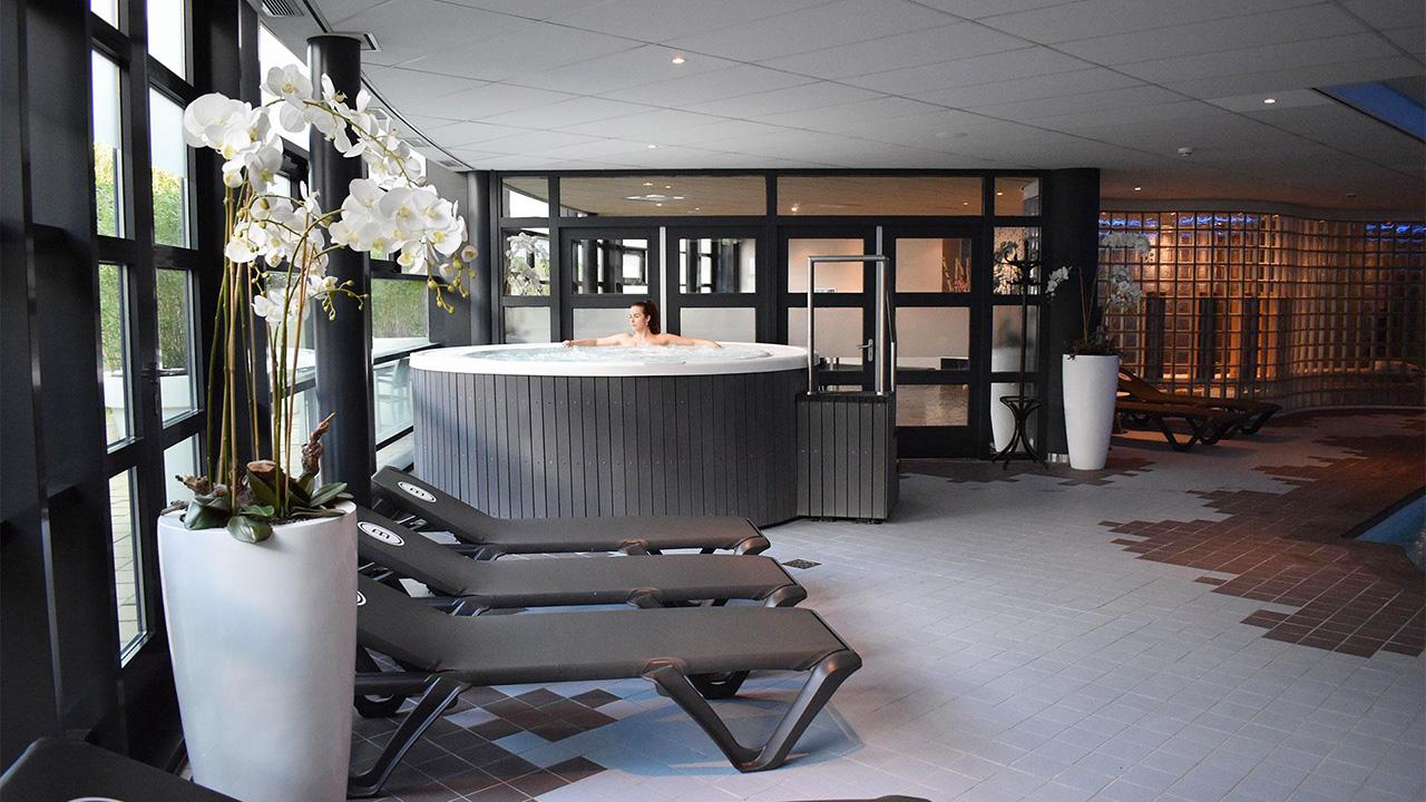 Hollanda'da Giriş Ücreti 65 Euro OLan Spa Merkezinde 'Mayo Yasağı' Tepki Çekti