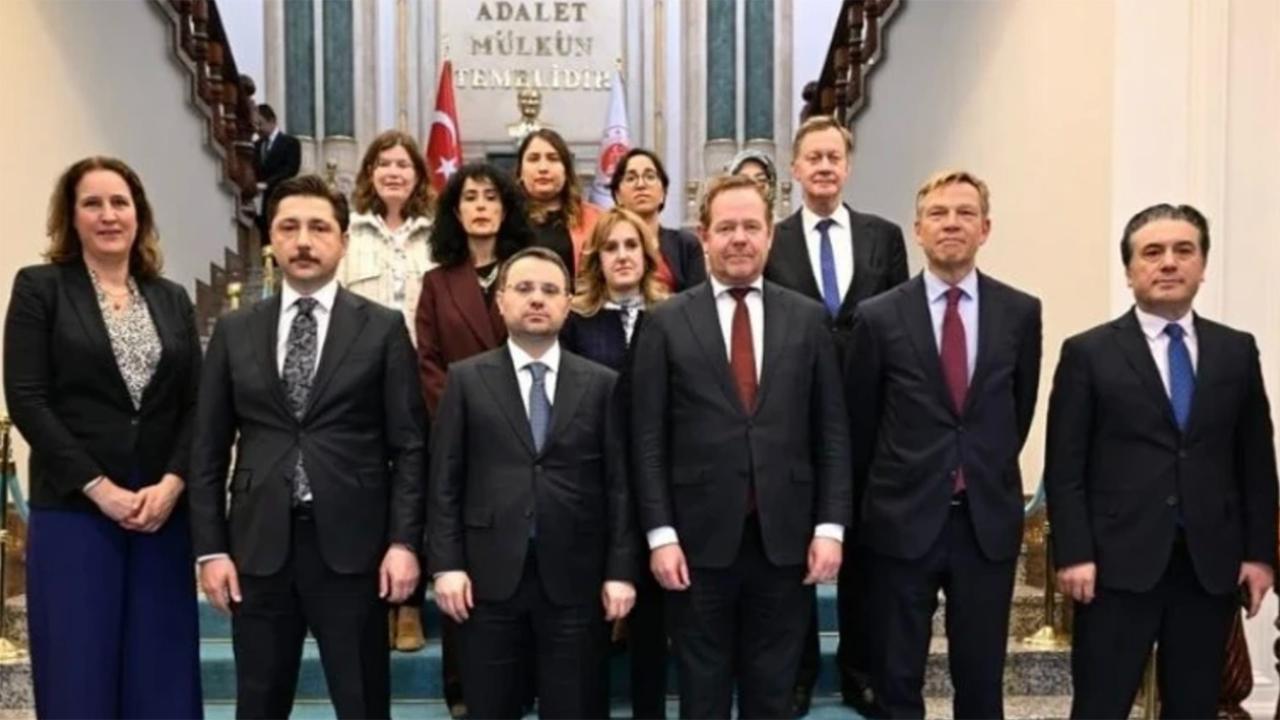 Türkiye Cumhuriyeti Adalet Bakanı Gürlek, Hollandalı Mevkidaşı Van Weel İle Görüştü