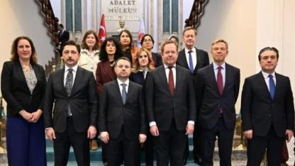 Türkiye Cumhuriyeti Adalet Bakanı Gürlek, Hollandalı Mevkidaşı Van Weel İle Görüştü