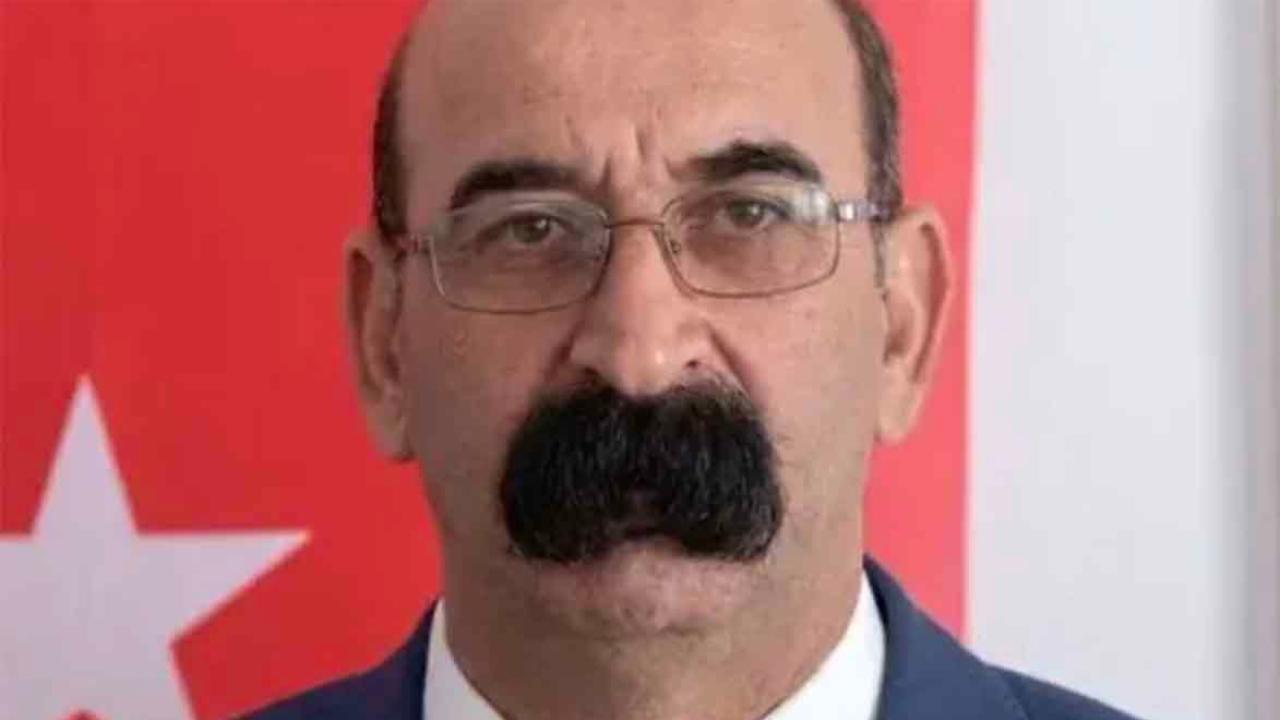 Türkiye’de Yerel Bir Siyasetçi Sosyal Medyada Gündem Oldu: Dikkat Çeken “Bıyığı” Dünya Basınına Yansıdı