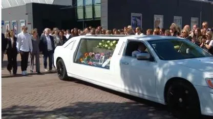 Hollanda'da 19 Yaşındaki Jade Kops, Gözyaşları Arasında Son Yolculuğuna Uğurlandı