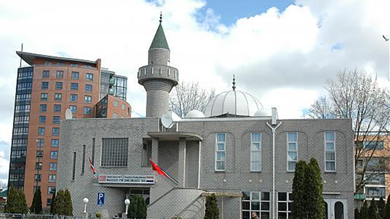 Hollanda'da Cami İmamına Bıçaklı Saldırı